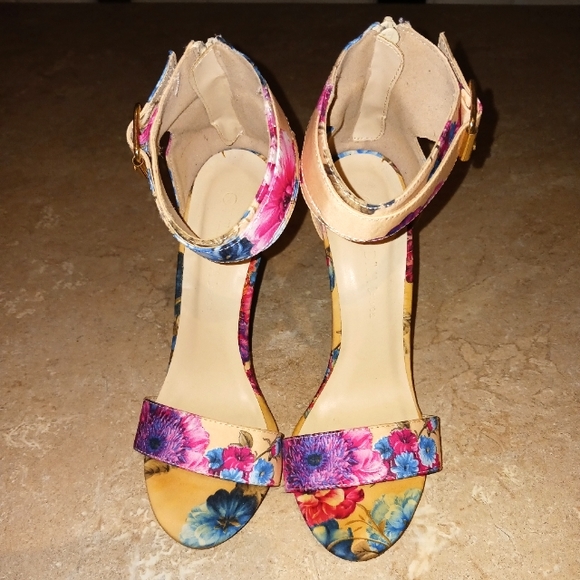 New Stunning Wild Diva Floral Stiletto Heels - Picture 3 of 13